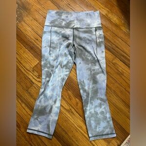 Athleta salutation stash pocket II capri